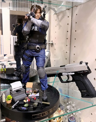Game resident evil - resident, 2