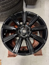 1 X Range Rover Vogue L405 21"