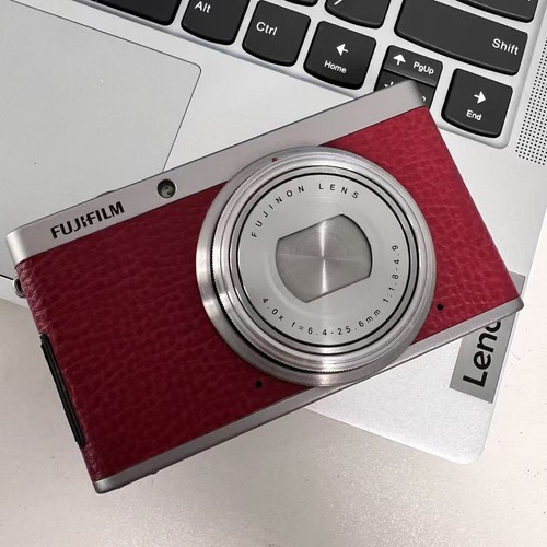Fujifilm xf1 red - classic, retro
