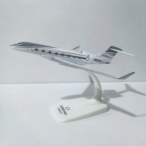 200 scale diecast aircraft - 1:200,