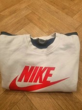 Nike Medium Sweatshirt –