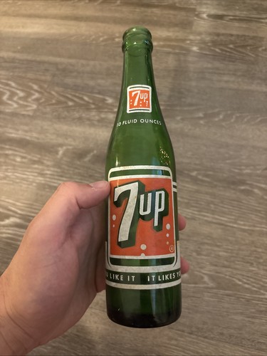 Vintage empty glass soda - 7-up,