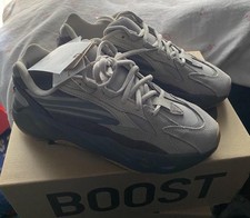 Adidas Yeezy Boost 700 V2