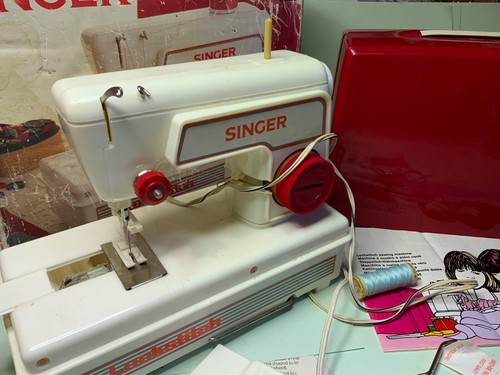 Singer toy sewing - sewing, machine