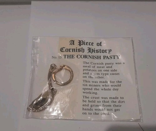Cornish pasty keyring - keyring, bn