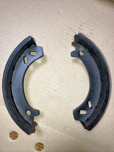 Cushman pair brake shoes - brake,