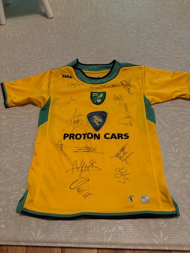 Norwich city signed shirt 2004 - signed,