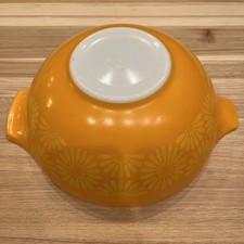 Vintage Pyrex Daisy Print