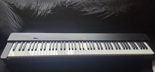 Yamaha 223 digital piano - yamaha,