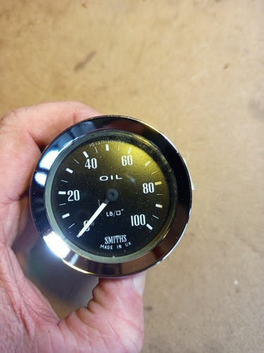 Smiths oil pressure gauge - pressure,
