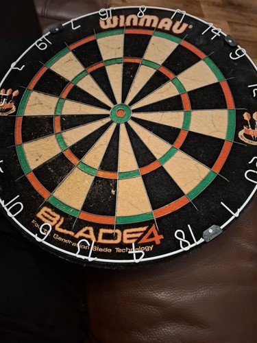 Winmau blade dart - dart, board