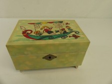 (RefJOH28) Retro funky jewellery box kids in a boat (music box but not working)