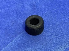 BSA TRIUMPH A65 T140 T120 TR6 CENTRAL PETROL TANK MOUNTING RUBBER 83-0260 NEW