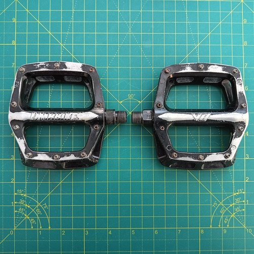 Dmr flat pedals retro - v8,