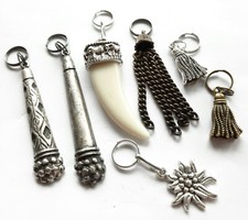 CHARIVARI pendant zipper pull