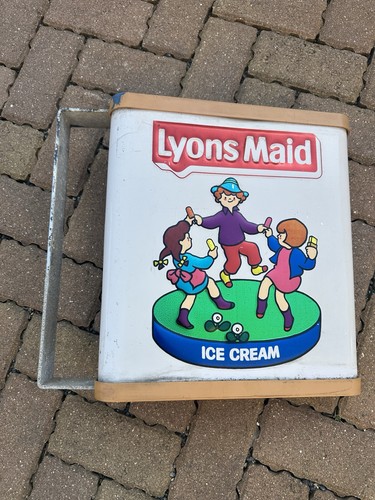 Vintage lyons maid - , cream
