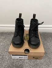 Dr Martens boots - children's / girls / kids - 1460 T Black - Size UK 9 EU 27