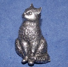 Lovely Sitting Moggie Cat Pewter Pin Brooch
