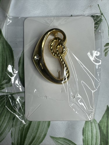 Beautiful gold tone - beautiful, letter