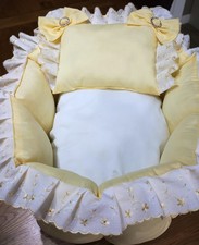 REBORN/DOLLY 20" PRESENTATION/DISPLAY CRIB/COT/PROP *LEMON AND WHITE*