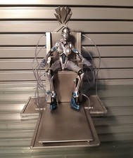 Horror movie figure Mezco Silent Screamers Reel Masters Metropolis Maria robot