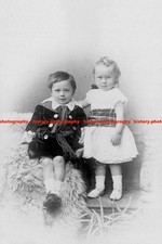 F014126 two children - two, boy