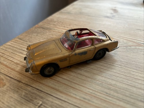 Corgi toys 261 james - toys,