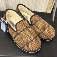 BNWT Mens PAVERS Brown Plaid Slippers Fleece Lining Memory Foam UK 8 - CG T08