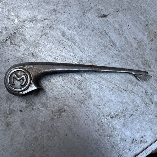 Morris minor bonnet badge - bonnet,