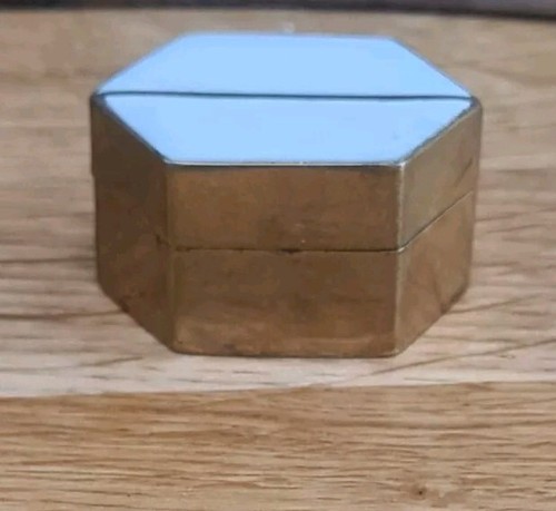 Shell brass pill - &, box