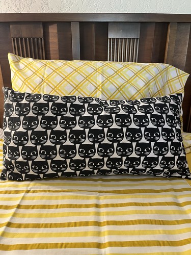 Ikea black cat mattram - ikea,