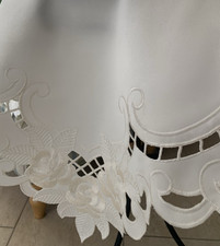 LUXURY EMBROIDERED TABLECLOTH