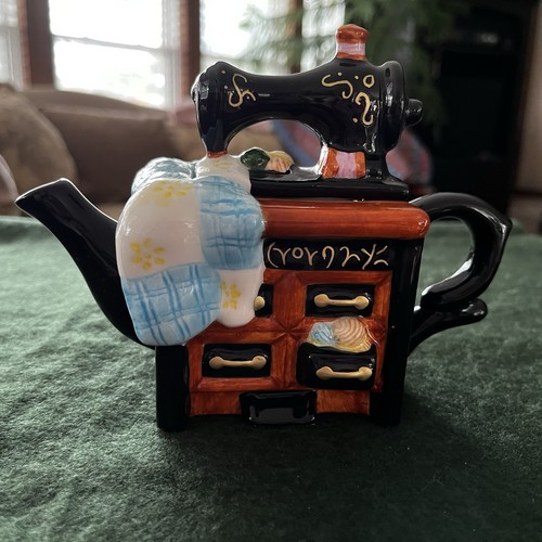 Vintage sewing machine ceramic - sewing,