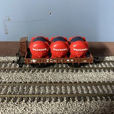 WATNEYS 3 BARREL WAGON OO GAUGE BY LIMA METAL WHEELS Unboxed 