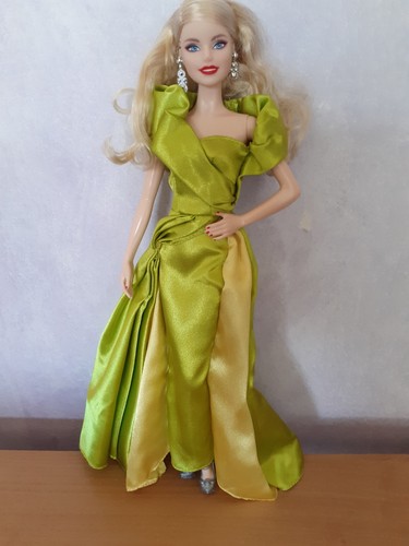 2019 holiday barbie doll - holiday, in