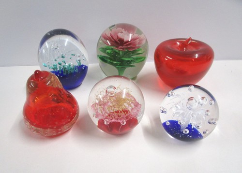 Set glass paperweights - of,