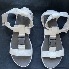 Reef ladies sandals size 5 - reef.,