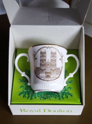 Royal doulton loving cup - royal,