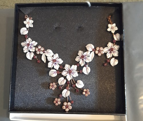 Vintage style floral necklace - vintage,