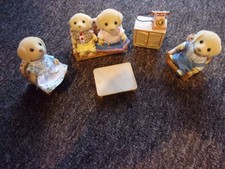 SYLVANIAN  YELLOW LABRADOR FAMILY & LIVING ROOM FURNITURE~UK BIDS ONLY