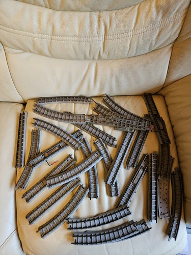 Triang train track curve r93 - train,