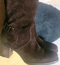 ​Jones Bootmaker Chocolate