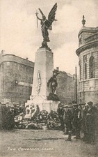 LEEDS THE CENOTAPH - POSTCARD
