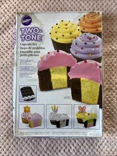 Wilton Two-Tone Cupcake Set