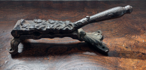 Antique victorian cast iron - cast,
