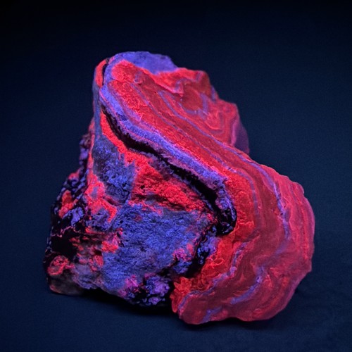 Fluorescent smithsonite san - fluorescent,