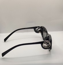 WOMEN GUCCI BLACK FRAME SUNGLASSES