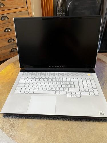 Alienware m17 gaming laptop - alienware, r4
