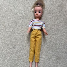 Sindy Doll 1980’s With Outfit In Good Condition