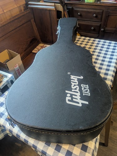 Gibson hard case - gibson,